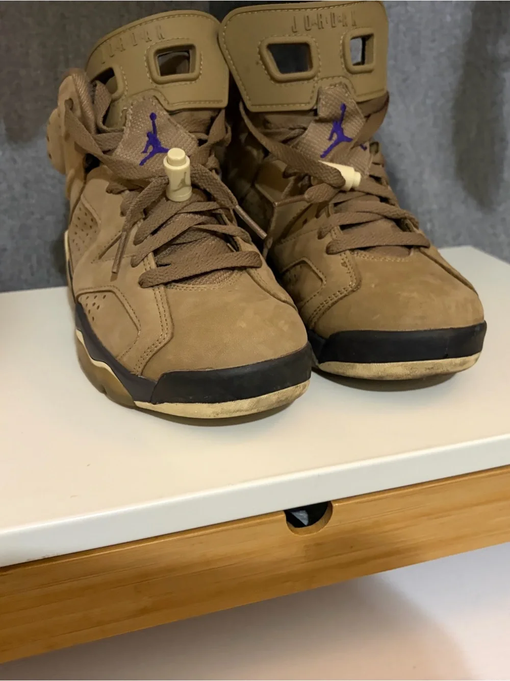 Jordan tan suede
